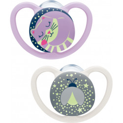 Nuk® πιπίλες νύχτας Space Night μέγεθος 2 (6-18M) με θήκη σετ των 2